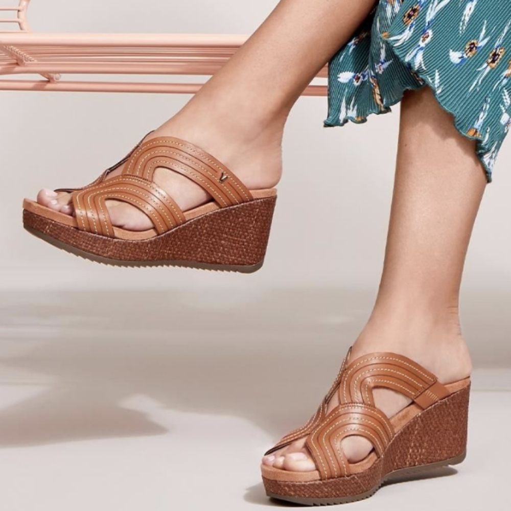Vionic Malorie Wedge Sandals- Size 8.5 - New in Box